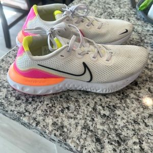 Nike renew run